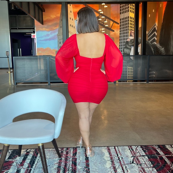 ❌SOLD OUT❌ Red Mini Dress - Picture 2 of 4